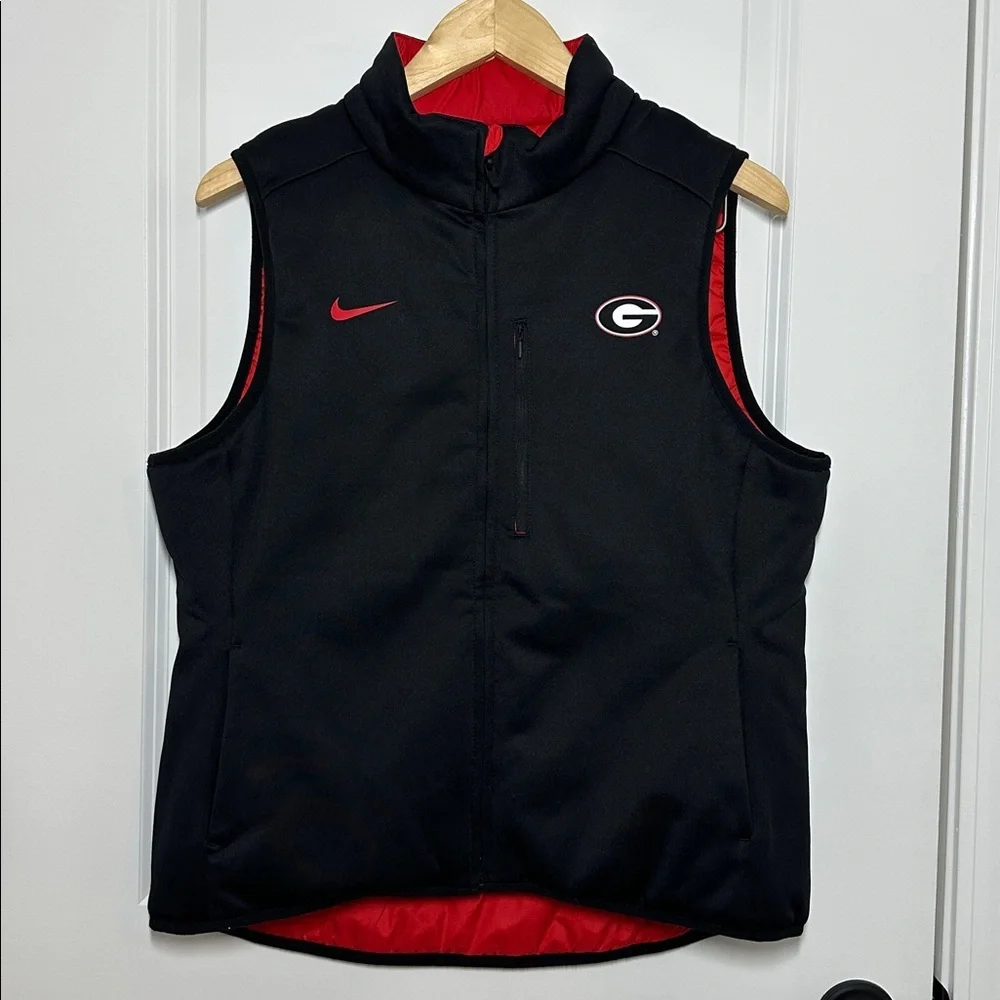 Nike Shield Women’s UGA Reversible Puffer Vest Red/Black L